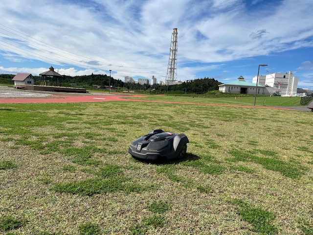 南相馬市北泉海浜総合公園：花の広場でオートモア４５０Ｘが2台稼働しています。