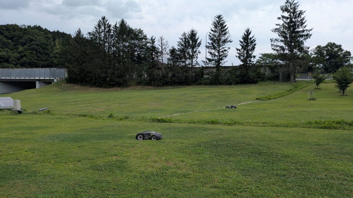 東北自動車道二本松IC内緑地のオートモア定期点検を行いました。