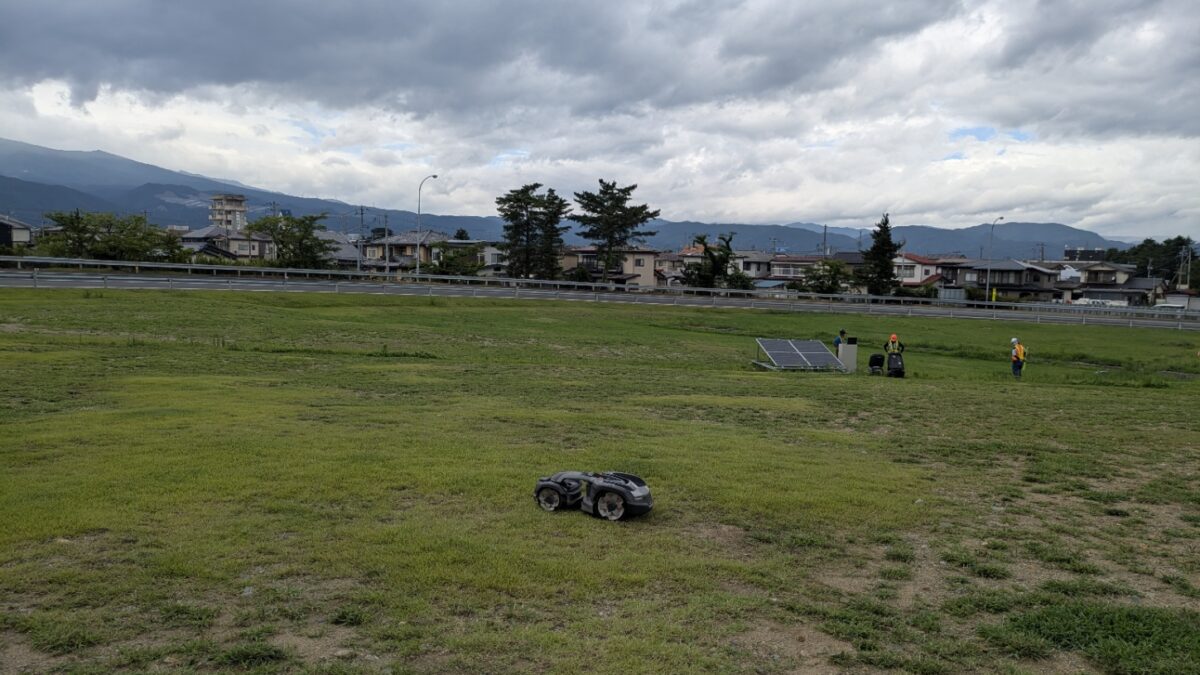 東北自動車道福島西IC内緑地のオートモア定期点検を行いました。