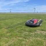 富岡漁港ぶらんこ広場におけるロボット芝刈り機活用事例（福島県相馬港湾建設事務所）